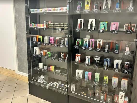 Wnętrze sklepu z e-papierosami LokiVape