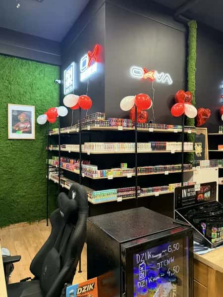 Wnętrze sklepu z e-papierosami LokiVape
