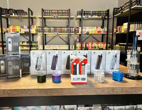 Wnętrze sklepu z e-papierosami LokiVape