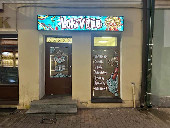 Wnętrze sklepu z e-papierosami LokiVape