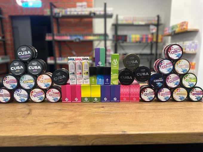 Wnętrze sklepu z e-papierosami LokiVape