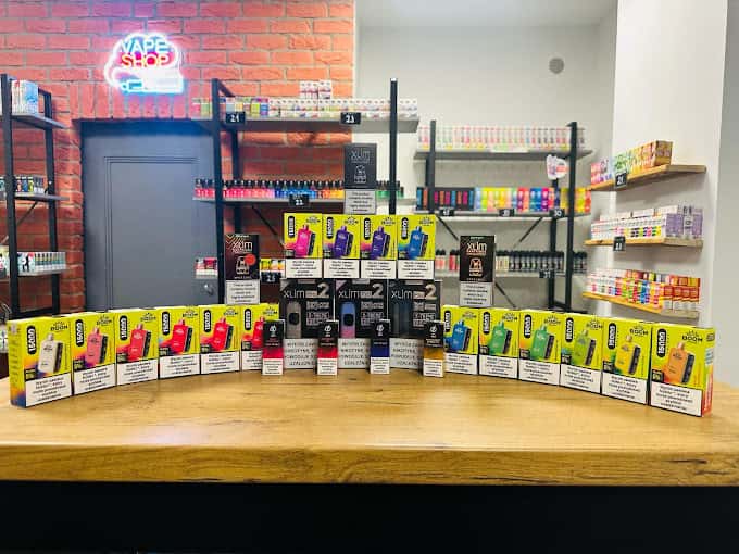 Wnętrze sklepu z e-papierosami LokiVape